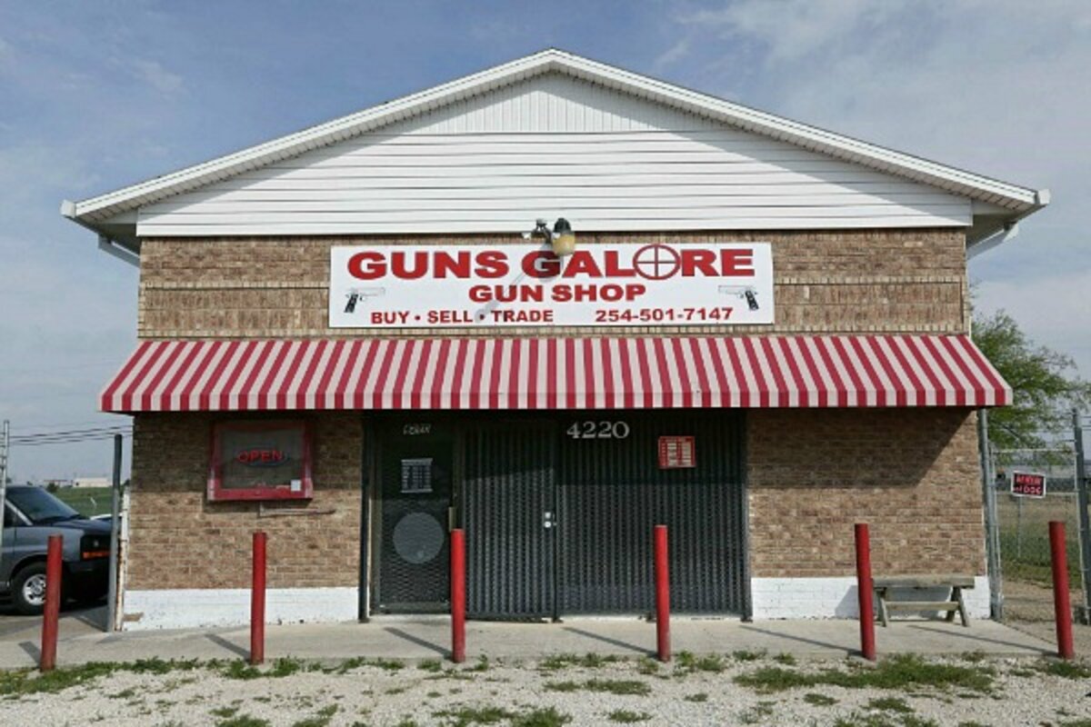 Fort Hood shooting: Could armed soldiers on base prevent tragedy